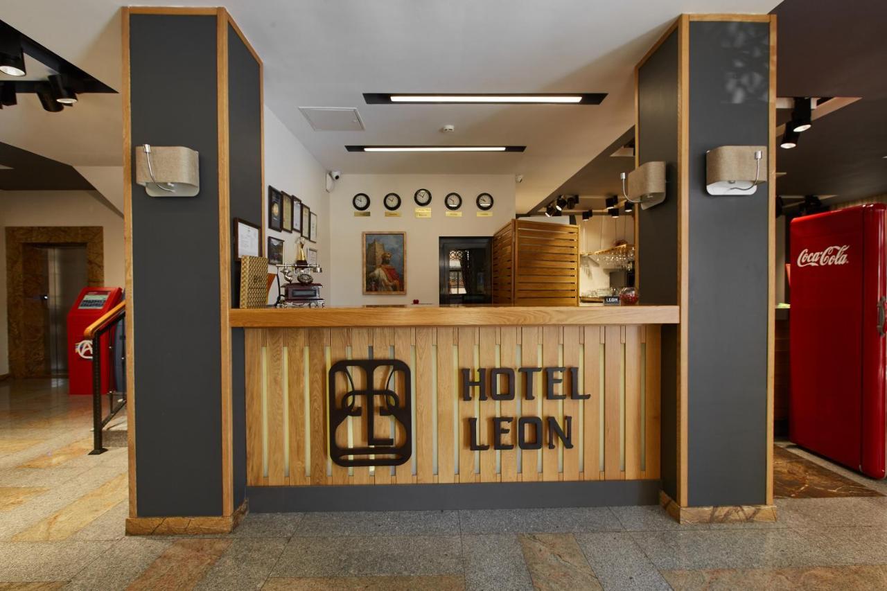 Leon Boutique Hotel Sukhumi Exterior photo