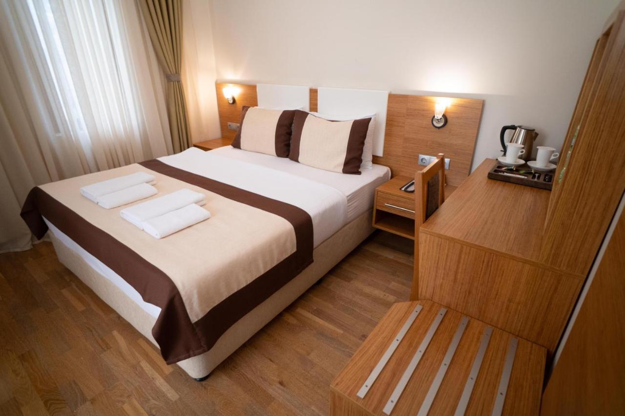 Leon Boutique Hotel Sukhumi Exterior photo