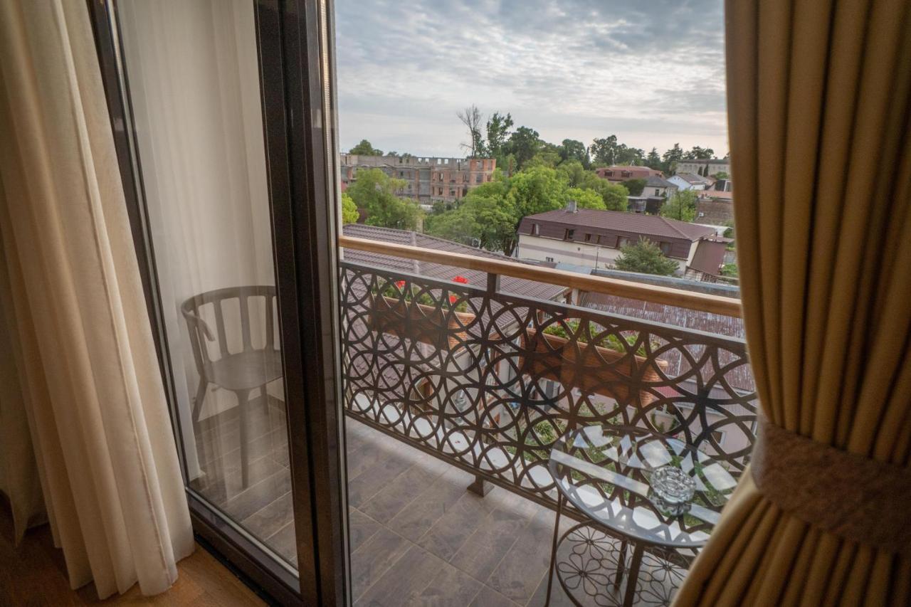 Leon Boutique Hotel Sukhumi Exterior photo
